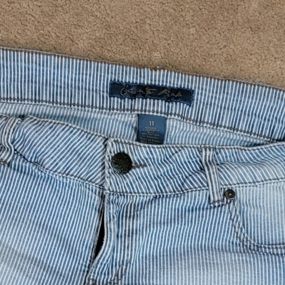 Celebrity Pink Shorts Pin Stripes Exposed Pockets sz 11 - Picture 4 of 5